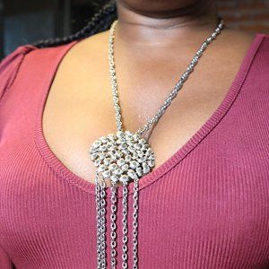 Beautiful silver vintage necklace with nugget details on front